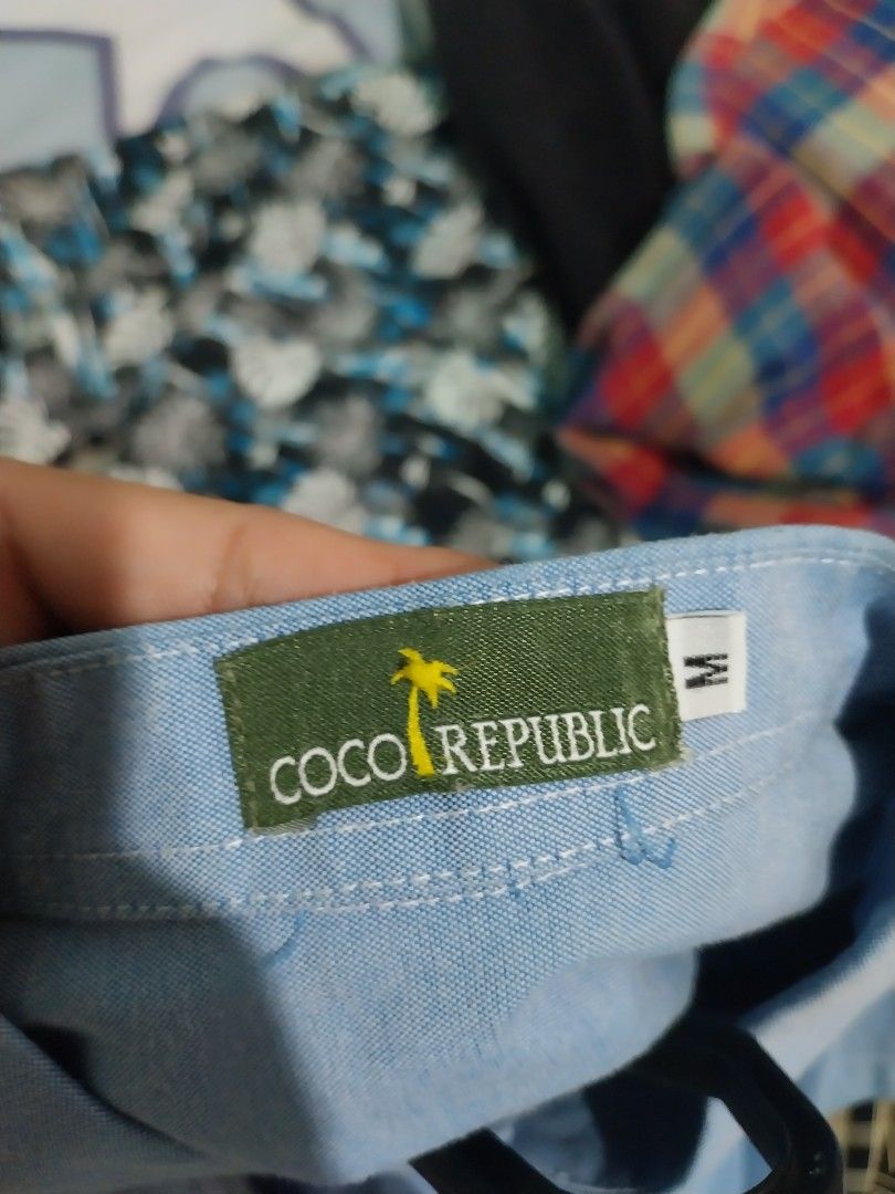 Coco Republic Light Blue Short Sleeve Button Up Shirt Size M (Category: Shirts) located in Paranaque City. Submitted by MDC_rocks (Listing ID 1455826695, Image 3). Description: Light blue short sleeve shirt from Coco Republic. Has a chest pocket and wooden-style buttons. Tagged size M. Great for casual wear or smart casual outfits. Simple and classic design..
