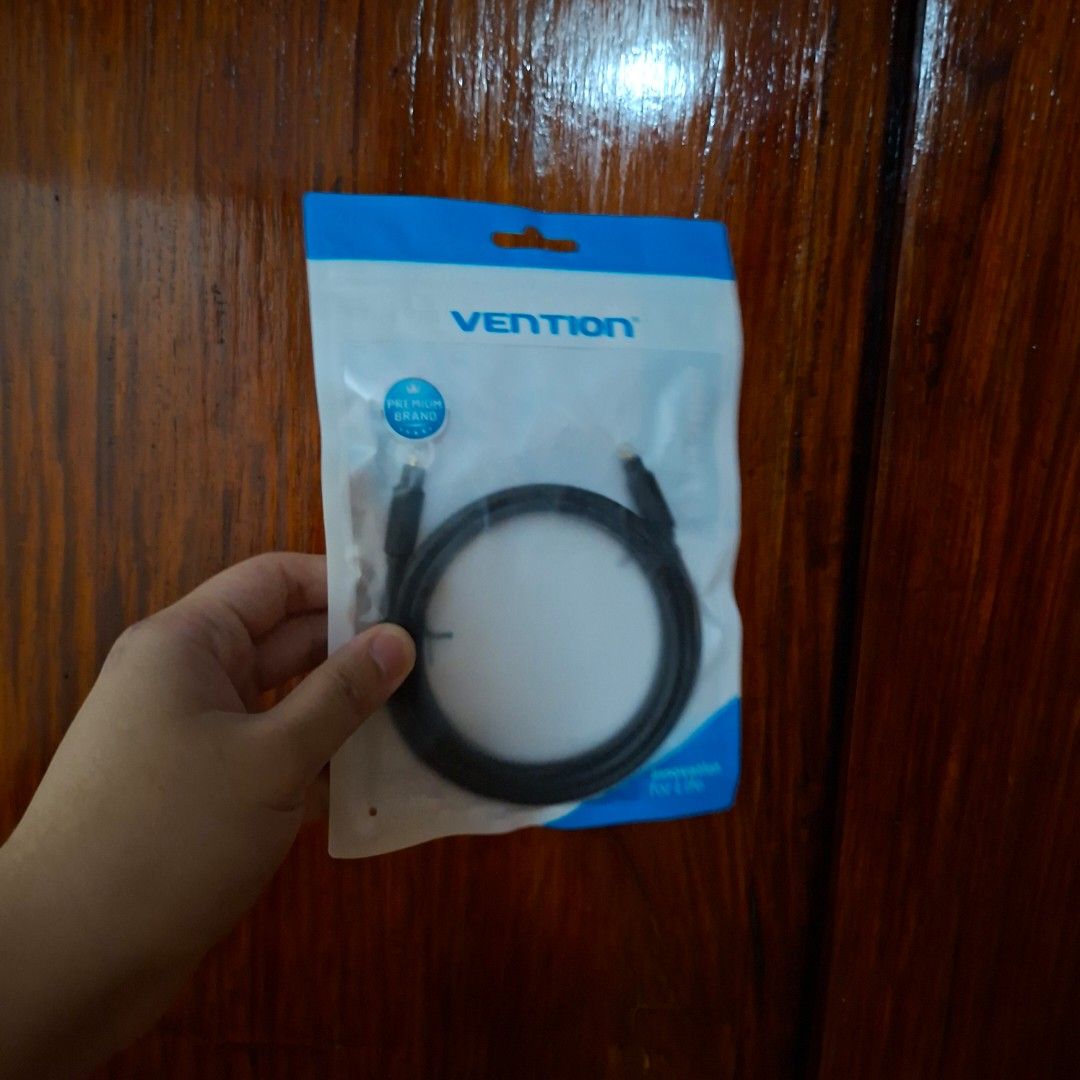 Colgate electric tooth brush (Category: Oral Care) located in Manila. Submitted by mr.fast (Listing ID 1455793850, Image 3). Description: .