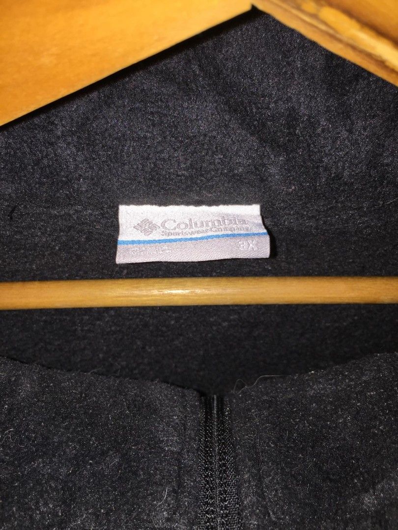 Columbia 1tone Techfleece Jacket 3x (Category: Coats, Jackets and Outerwear) located in Naga. Submitted by dailyrollin1995 (Listing ID 1455722998, Image 3). Description: 550+sf Verygood condition No flaws 9/10 colorate 3x on tag (27-27.5x26.5).