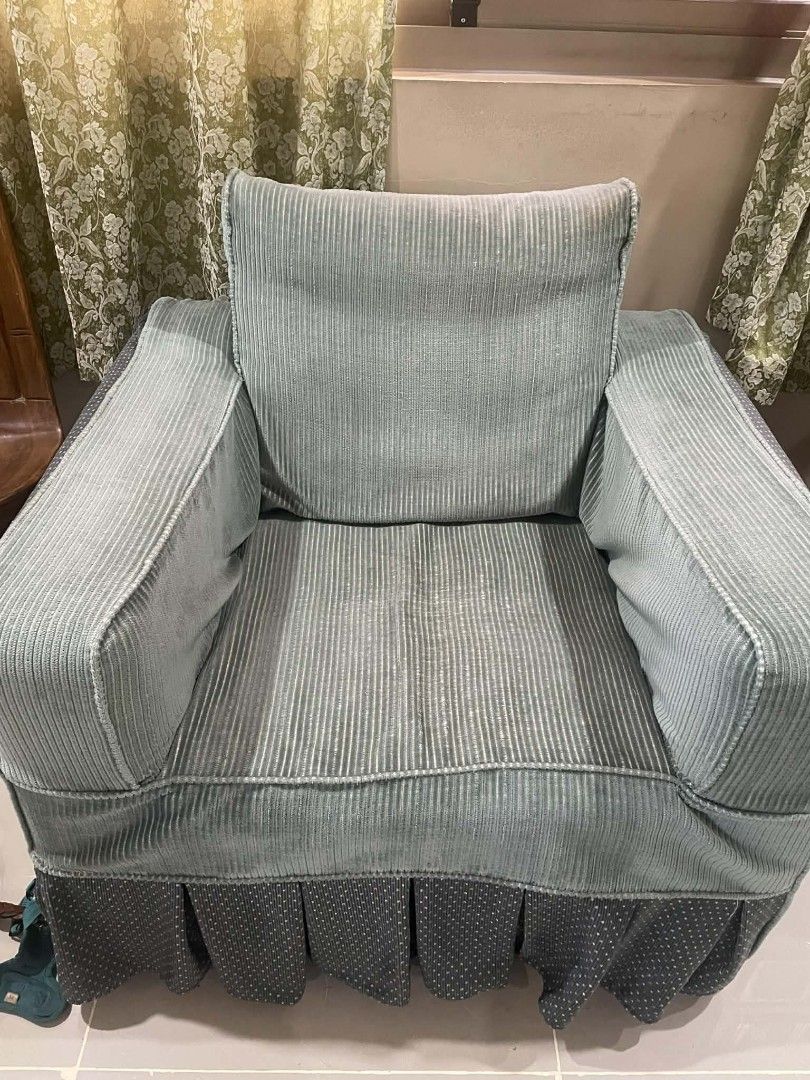 Couch (Category: Sofas) located in Bauang. Submitted by mffintage (Listing ID 1455699223, Image 3). Description: complete set na po yan 1 sofa and 3 couch bale apat lahat 5,000 pick up only around bawanta Bauang la union.