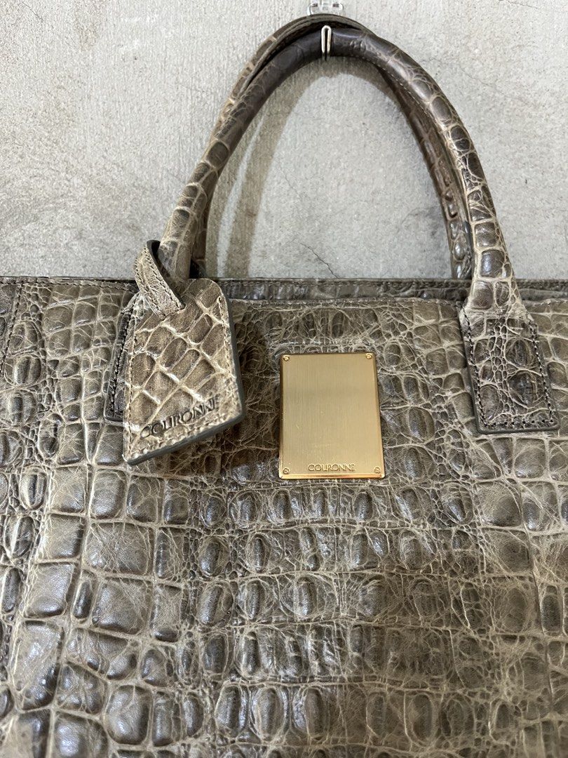 Couronne croc-embossed tote (Category: Luxury Bags & Wallets) located in Cagayan de Oro. Submitted by vintagevvvictim (Listing ID 1455751984, Image 2). Description: very good condition no strap included.