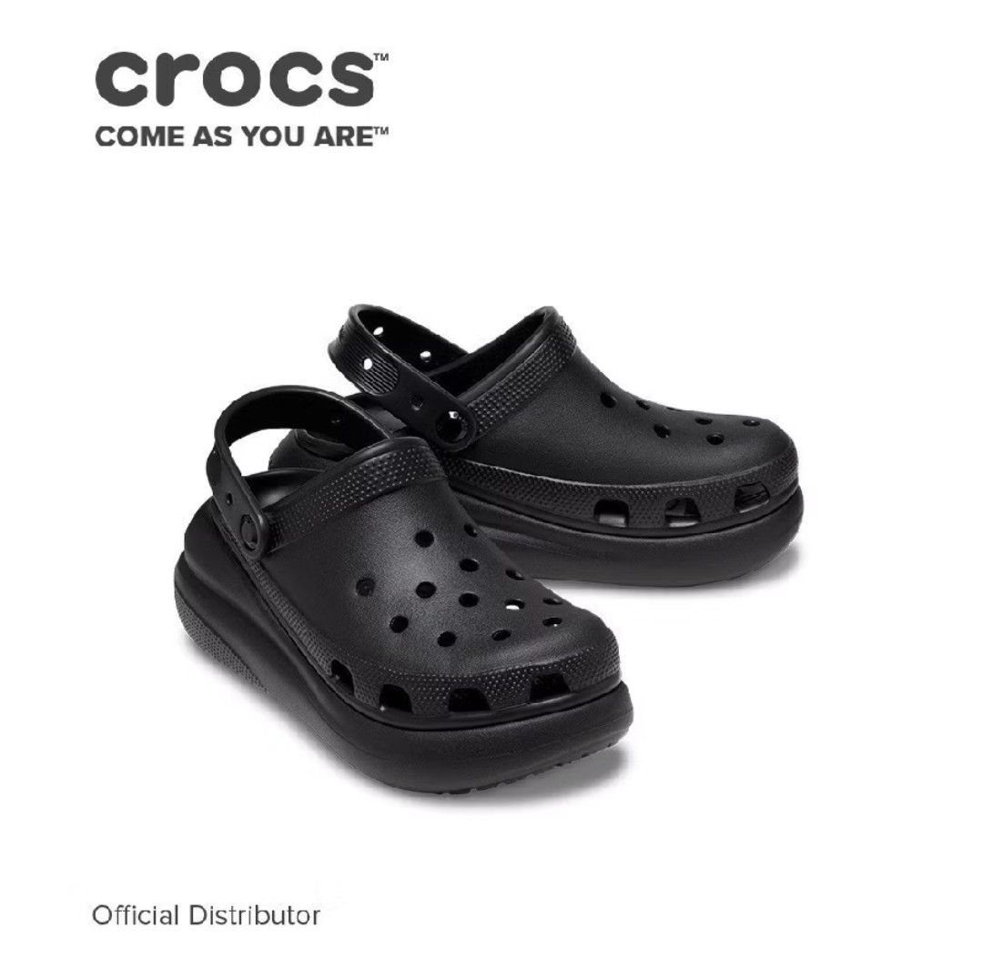 Crocs Classic Platform Clogs Black (Category: Slippers and slides) located in Manila. Submitted by sevrie0000 (Listing ID 1455698076, Image 1). Description: - Black Crocs Classic Platform Clogs - Platform style for added height - Classic Crocs comfort with a chunky sole - Easy slip-on design - Ideal for everyday wear - Authentic product from an official distributor Preloved and used a few times, dinapo nagagamit na stock nalang, size W8 po ito no