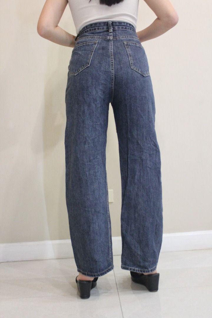 Dark Blue/Grey Loose Fit Denim Jeans (Category: Jeans) located in Quezon City. Submitted by mar_loste (Listing ID 1455775155, Image 3). Description: High Rise Jeans Waist/Hips: 28-30" Thigh Radius: 22" Length: 38" - Loose Fit Jeans, asymmetrical waist band - good quality denim, no issues - Fits M-L SF c/o Buyer.