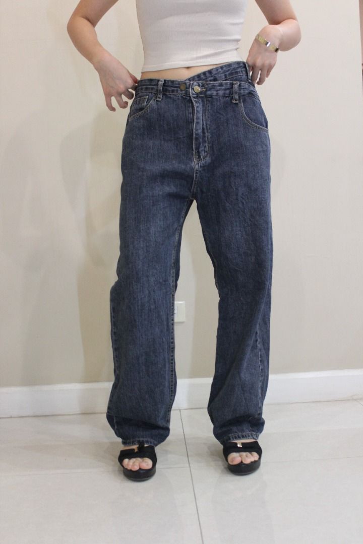 Dark Blue/Grey Loose Fit Denim Jeans (Category: Jeans) located in Quezon City. Submitted by mar_loste (Listing ID 1455775155, Image 2). Description: High Rise Jeans Waist/Hips: 28-30" Thigh Radius: 22" Length: 38" - Loose Fit Jeans, asymmetrical waist band - good quality denim, no issues - Fits M-L SF c/o Buyer.