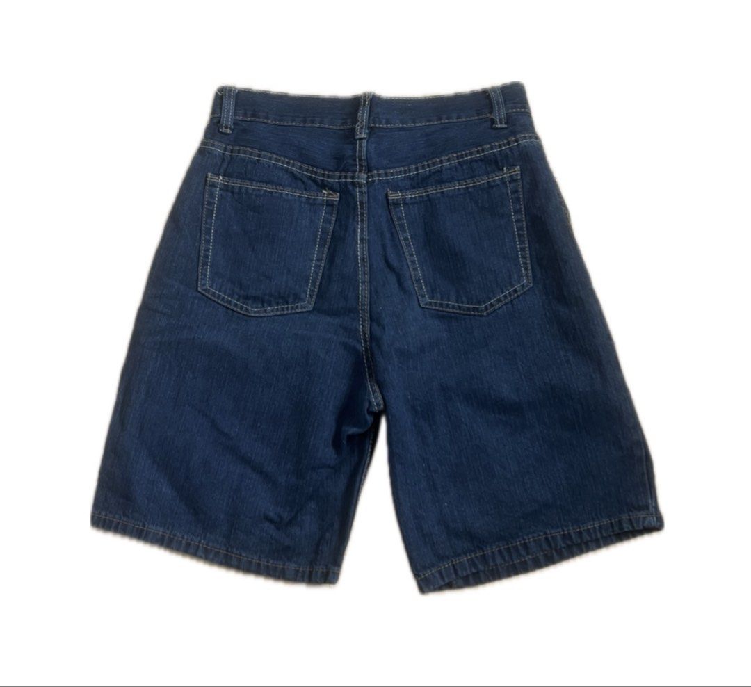 Dark Wash Raw Denim Jorts Size 31 (Category: Shorts) located in Quezon City. Submitted by rie.berns67 (Listing ID 1455721240, Image 2). Description: - Classic dark wash denim shorts - Straight leg cut - Button and zip closure - Two front and two back pockets - Hemmed bottom - Ideal for casual wear - Easy to pair with t-shirts or hoodies Length: 21.5 inches Loc: QC.