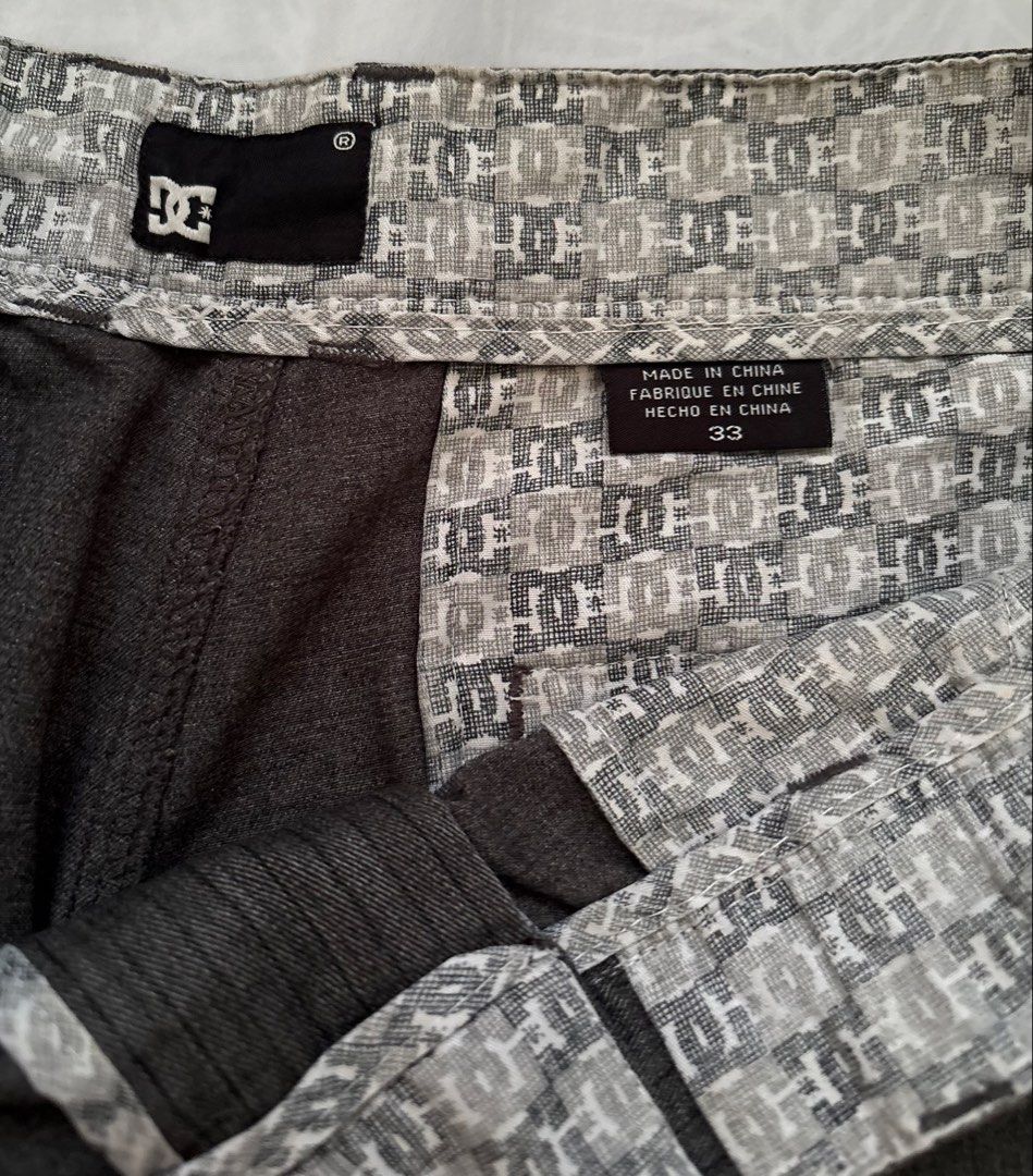DC shorts for men (Category: Shorts) located in Nabua. Submitted by prlvdthgss (Listing ID 1455729863, Image 3). Description: Preloved DC shorts for men Hindi kupas, walang discoloration (sa lighting lang yan) Size 32-33 Price+sf Gcash/maribank 📍camsur, bicol.