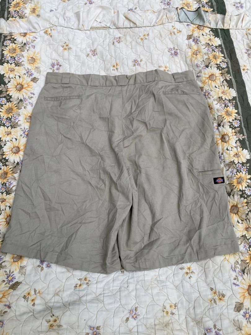 DICKIES DOUBLE PATCH (Category: Shorts) located in Salug. Submitted by bagdoi_finds (Listing ID 1455806459, Image 2). Description: W:46.
