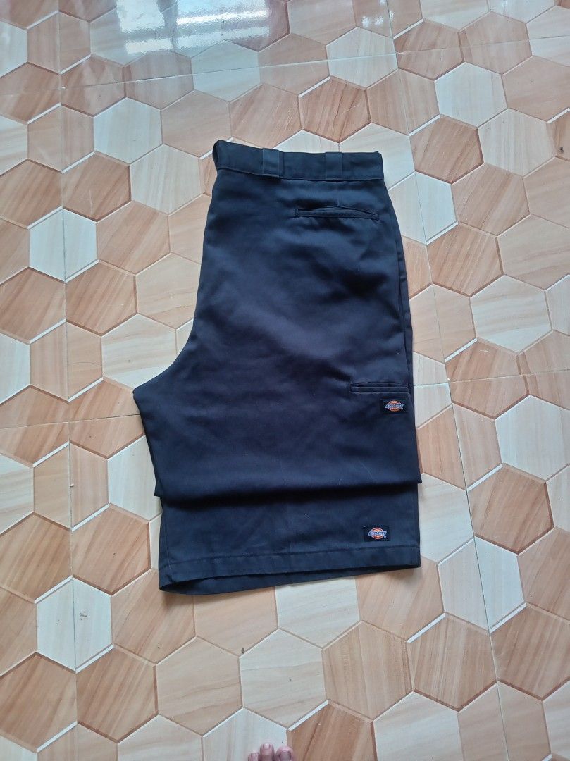 Dickies Shorts & Plaid Cargo Shorts (Category: Shorts) located in Talavera. Submitted by micuaralfh05616 (Listing ID 1455688212, Image 1). Description: GOOD G FS TAYO DICKIES DOUBLE PATCH SIZE:46W 27L 15LEG OP ISSUE:NO ISSUE WALANG KUPAS WALANG BUTAS COLOR:BLACK NA BLACK CONDITION:BNEW CONDI YAGO STRIPES SIZE:42W 25L 15LO ISSUE:NO ISSUE CONDITION:GOOOODDDSS WALANG ISSUE.