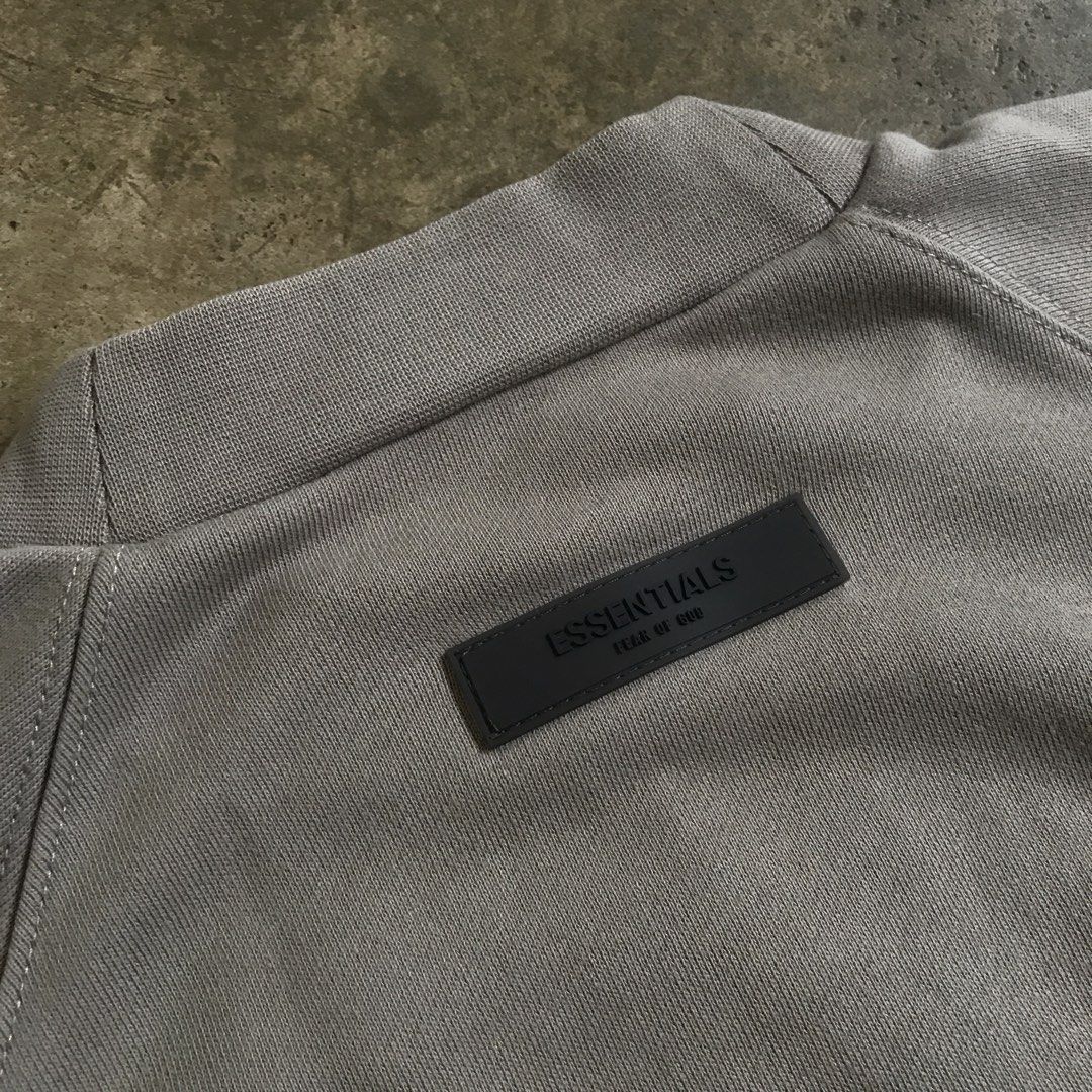 ESSENTIALS (Category: Tshirts & Polo Shirts ) located in Infanta. Submitted by pickedbykenny (Listing ID 1455748633, Image 3). Description: • ESSENTIALS • Dimes: 21x28 • Color rate: 9.8/10.