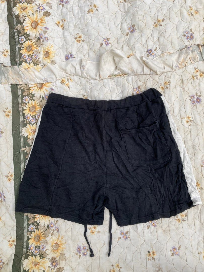 ESSENTIALS (Category: Shorts) located in Salug. Submitted by bagdoi_finds (Listing ID 1455803449, Image 3). Description: .