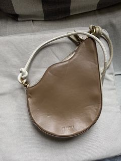（分類：）位於 。 由 maymay010191 提交（商品編號 1455786278，圖片 1）。簡介： 。