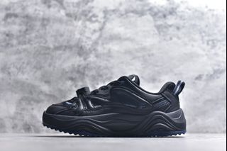 (Category: ) located in . Submitted by Outlet.Sneakers (Listing ID 1455707559, Image 1). Description: .