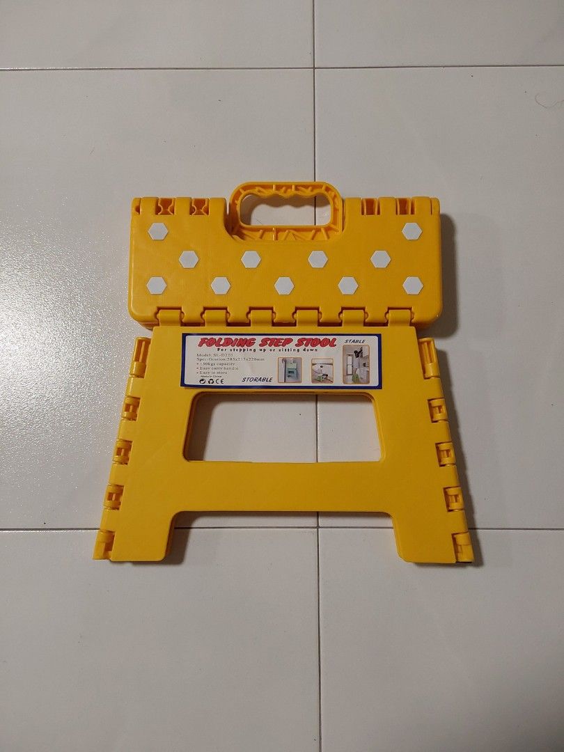 Foldable Step Stool (Category: Home Improvement Tools & Accessories) located in Singapore. Submitted by luuv2buyshop.cn (Listing ID 1455834199, Image 2). Description: 285*215*220mm.