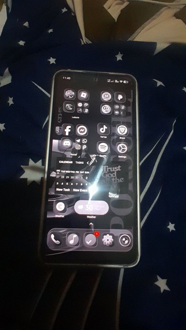 For Sale Redmi Note 14 4g (Category: Xiaomi) located in Manila. Submitted by zeva. (Listing ID 1455770035, Image 2). Description: Specifications: * 6.67-inch AMOLED Display, FHD+ (2400×1080), 120Hz * MediaTek Helio G99 Ultra * 6GB RAM + 128GB Storage (expandable via microSD) * 108MP + 2MP Macro + 2MP Depth Rear Cameras * 20MP Front Camera * 5,500mAh Battery * 33W Fast Charging * Android 14 with HyperOS * In-display Fingerprint Scanner * Dual Ster