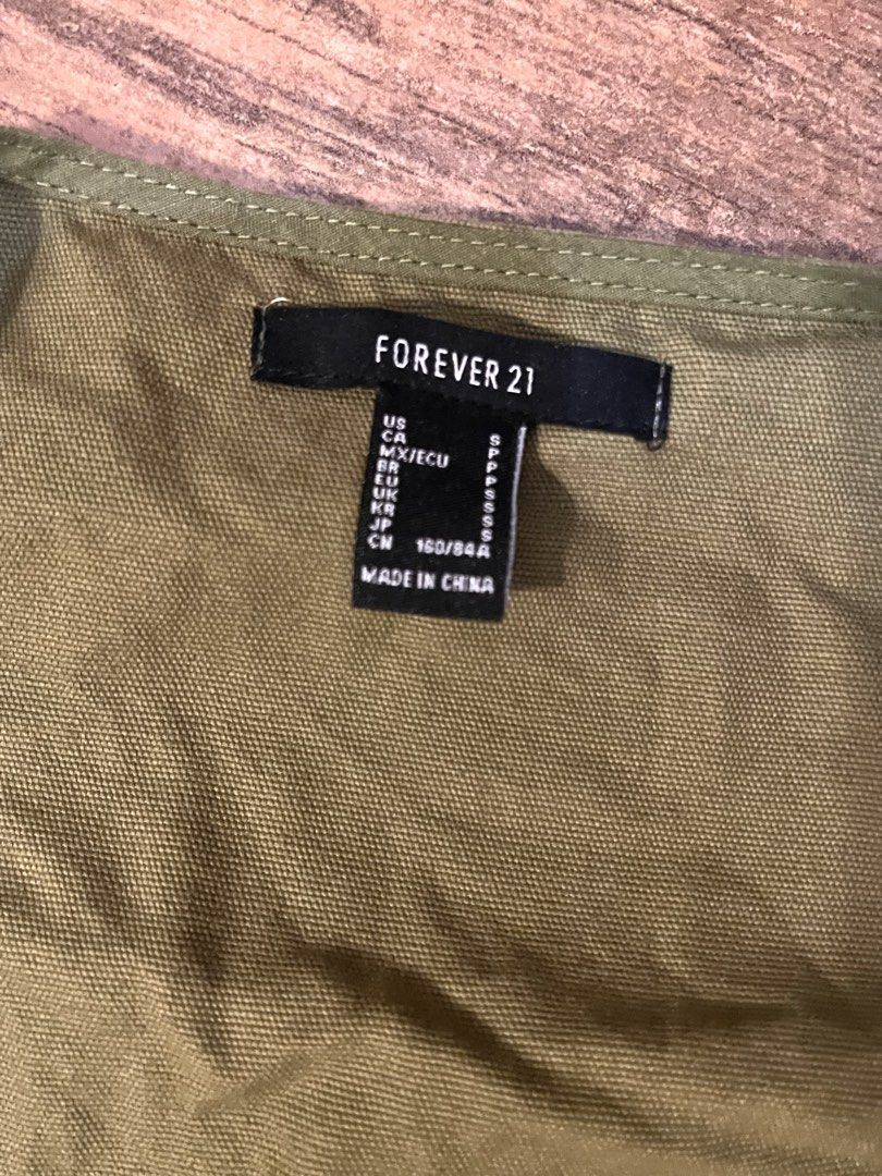 FOREVER 21 SET (Category: Sets or Coordinates) located in Taguig. Submitted by pixiewhimsy (Listing ID 1455829726, Image 3). Description: US S but fits Medium super nice but it’s too big for meee.
