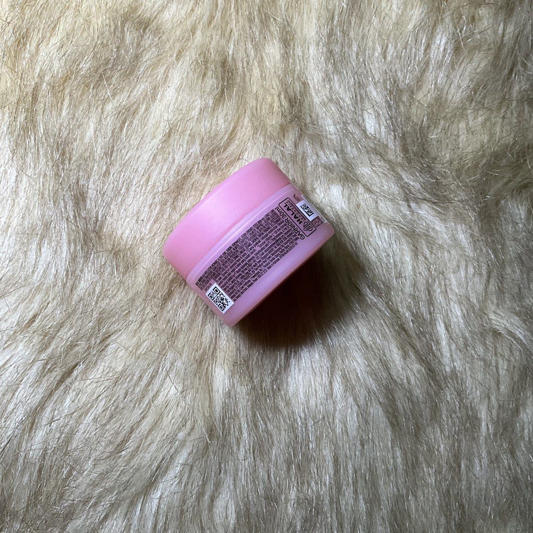Garnier Niacinamide Dry Touch Cream Moisturizer (30ML) (Category: Face Care) located in Manila. Submitted by randomlyyoursph (Listing ID 1455822129, Image 2). Description: Reason for sale: Decluttering (in other word, madami na po me gamit, ayaw ko ma expired sila dahil tinatambak ko lang sila, gets?) THIS IS ORIGINAL, ORIGINAL TALAGA AS IN! SF NOT INCLUDED EXP: 2028 Info: Ceramide - Prevents water loss, keeping skin hydrated and plump for longer