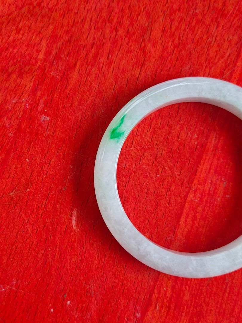 golden silk green jade bangle, size 53-54 (type A) (Category: Bracelets) located in Valenzuela. Submitted by ajisells (Listing ID 1455750447, Image 3). Description: 金絲綠翡翠手鐲 type A, comes with box and certificate rfs: too small for me, sizing down collection.