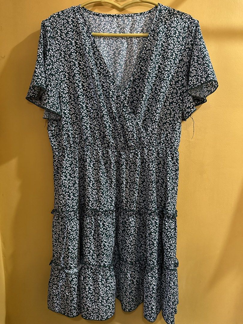 Green Floral Tiered Dress (Category: Dresses) located in Quezon City. Submitted by cecillebuendia (Listing ID 1455748876, Image 1). Description: Used for maternity, can be used for casual dress Large to XXL .