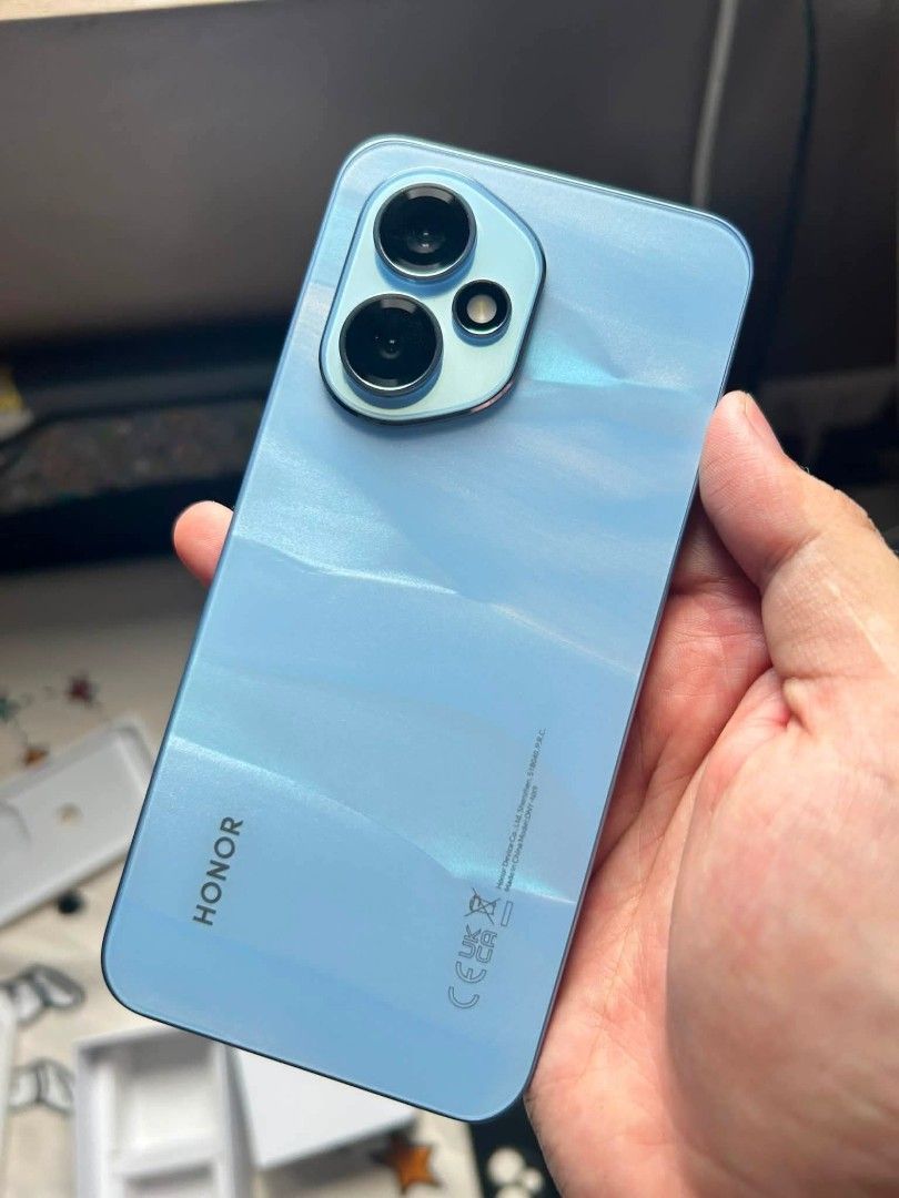 HONOR 400 5G (Category: Huawei) located in Caloocan City. Submitted by shantidong (Listing ID 1455841174, Image 2). Description: .