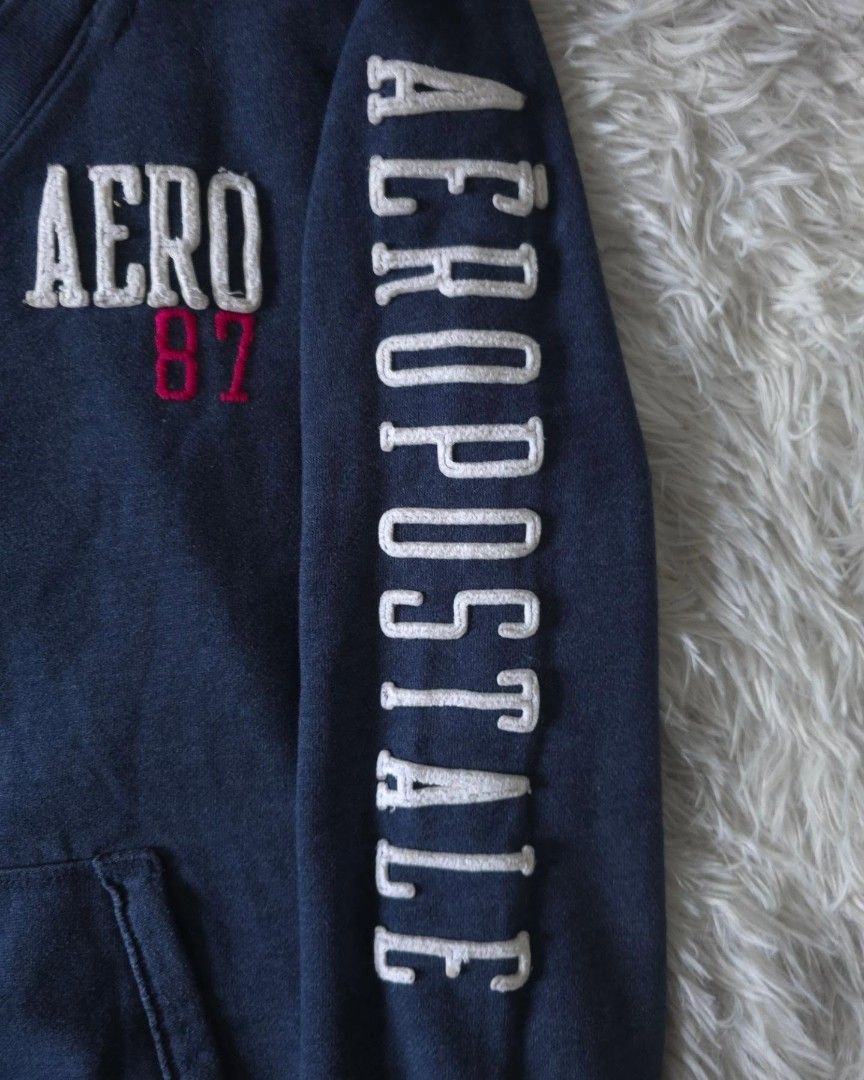 HOODIE [ID: AÉROPOSTALE] y2k opium himekaji summer archive gyaru emo goth alt coquette doll shoujo whimsy milkmaid morikei vkei mcbling 2000s jirai (Category: Hoodies) located in Manila. Submitted by 7thdevotion (Listing ID 1455728762, Image 3). Description: condition: great, preloved color & size: navy blue, extra large pm for dimes or if interested 150 + shipping fee.