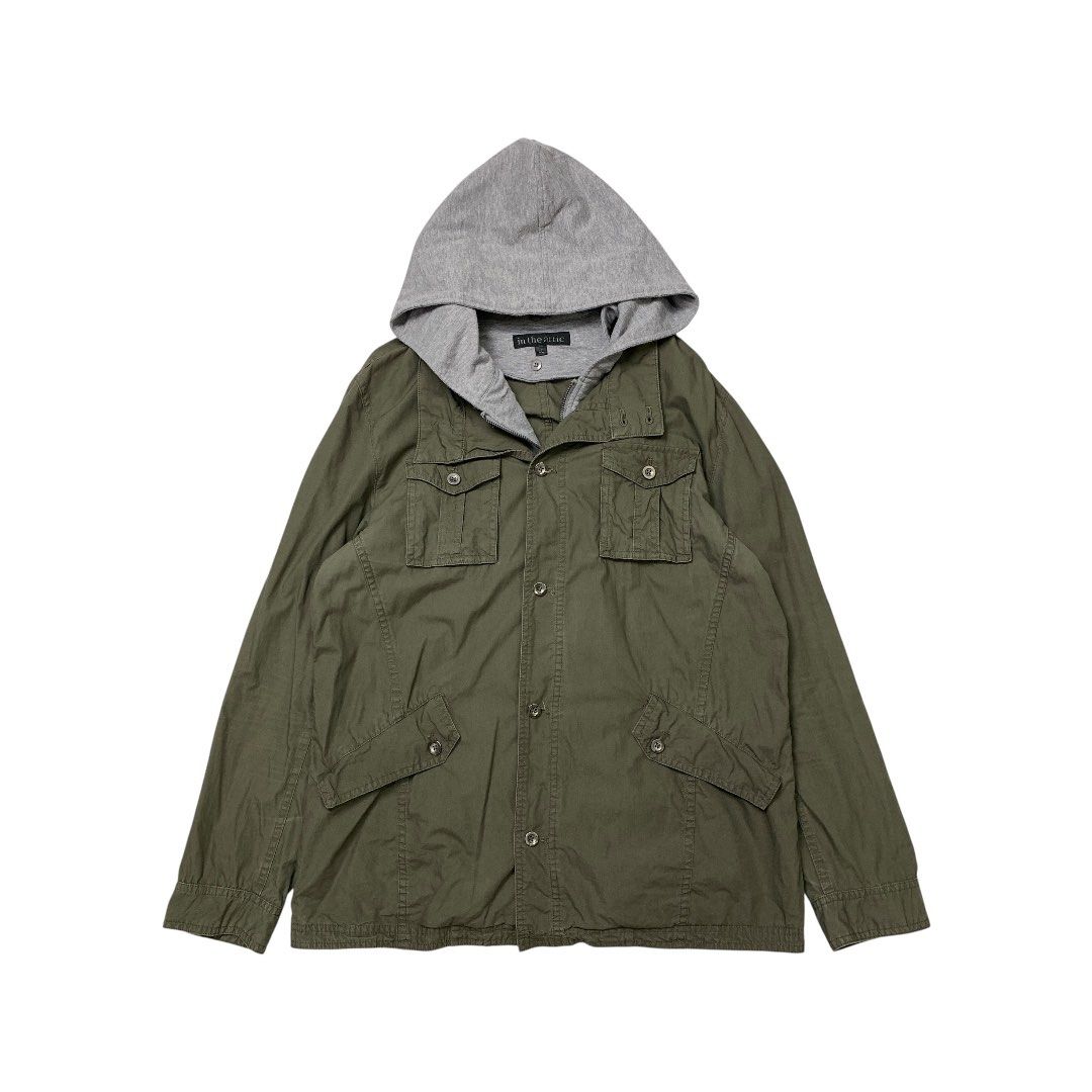 In the attic field jacket (Category: Coats, Jackets and Outerwear) located in Baguio. Submitted by been.aged_ph (Listing ID 1455675776, Image 2). Description: (detachable inner hoodie) 𝚂𝚒𝚣𝚎: fits up to M 𝙳𝚒𝚖𝚎𝚗𝚜𝚒𝚘𝚗𝚜: 21 x 27 𝙲𝚘𝚗𝚍𝚒𝚝𝚒𝚘𝚗: Very Good 𝙸𝚜𝚜𝚞𝚎: none Model Height: 5' 7" .
