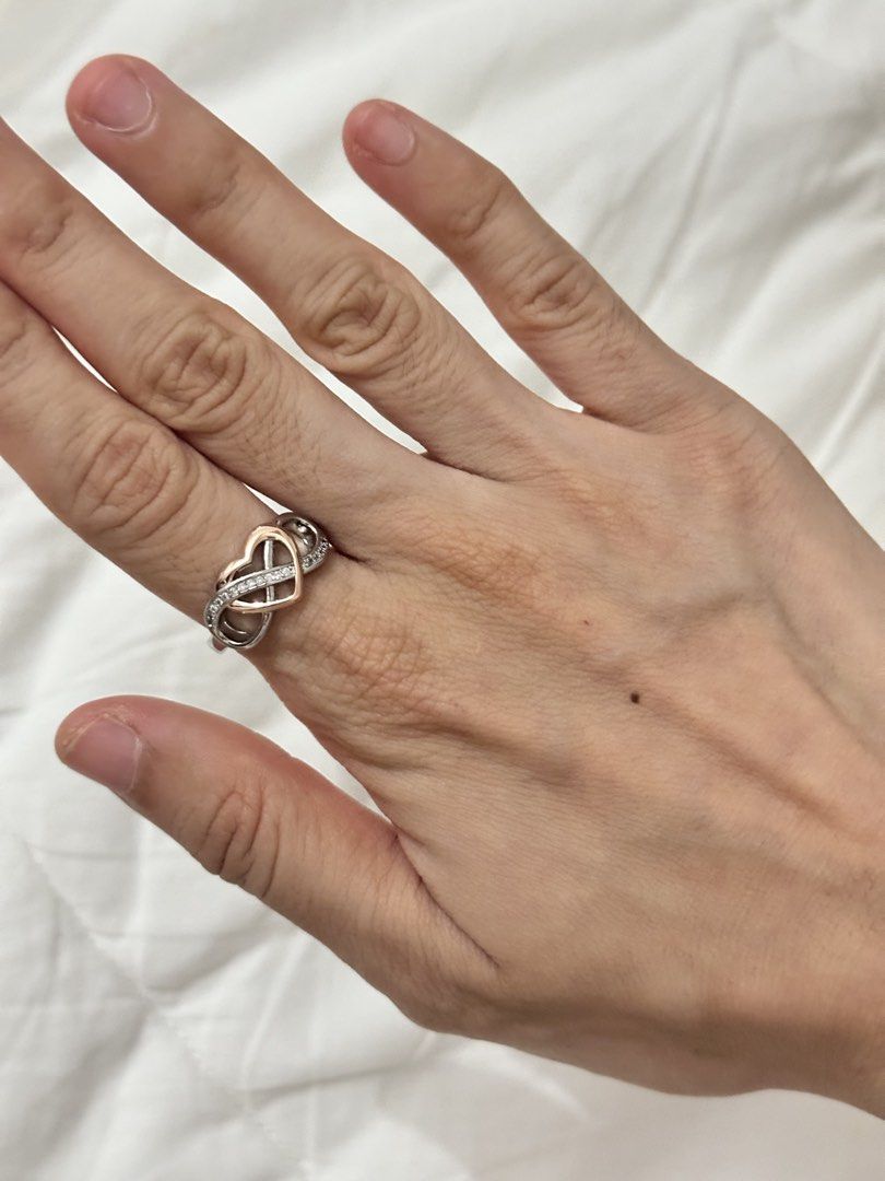Infinity Ring (Category: Other Accessories) located in Dungun. Submitted by zeal.akaza (Listing ID 1455823146, Image 2). Description: • never used • size 6 • comes with box.