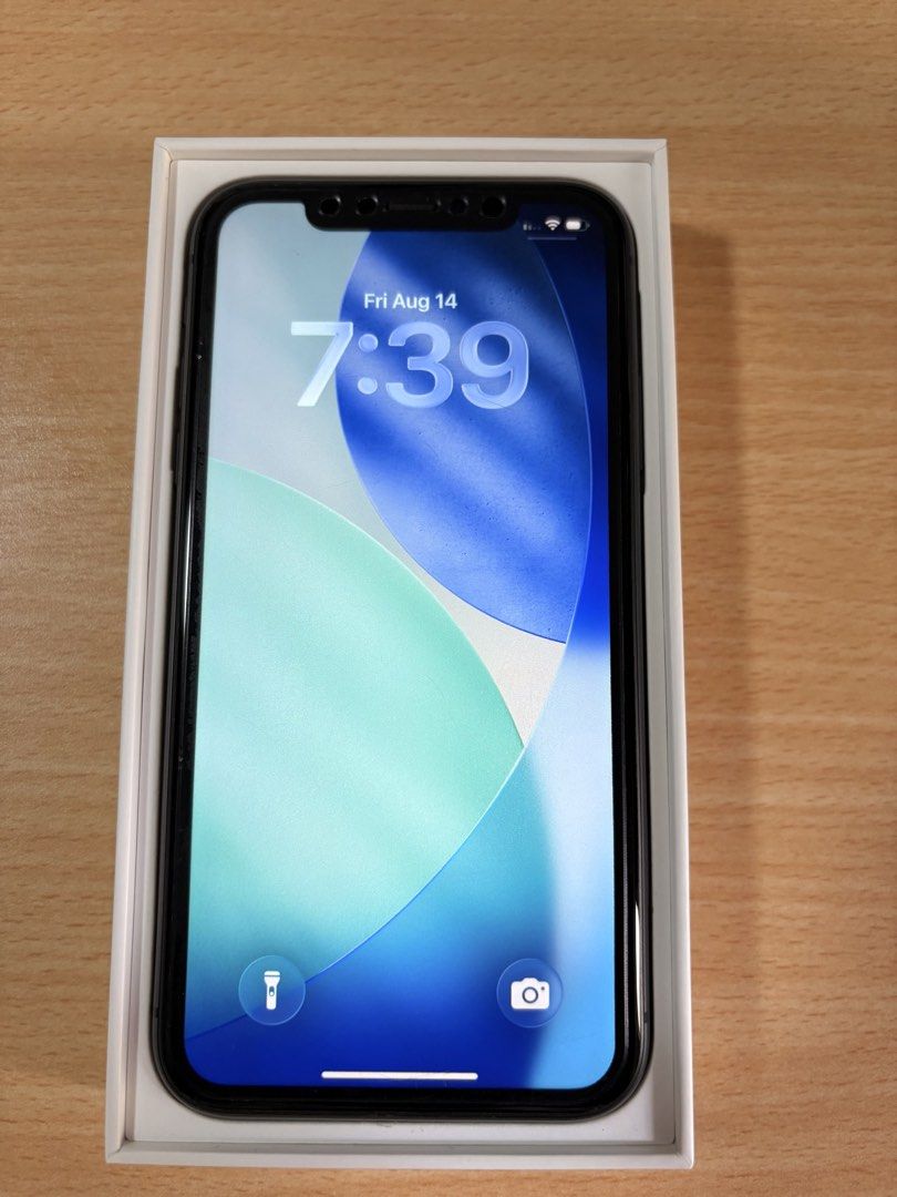 iPhone 11 Back 128GB (Category: iPhone 11 Series) located in Manila. Submitted by francoo7 (Listing ID 1455690181, Image 3). Description: Used iPhone 11 Black 128gb Original battery Original box No internal or external damage Old screen protector - real screen is good as new .
