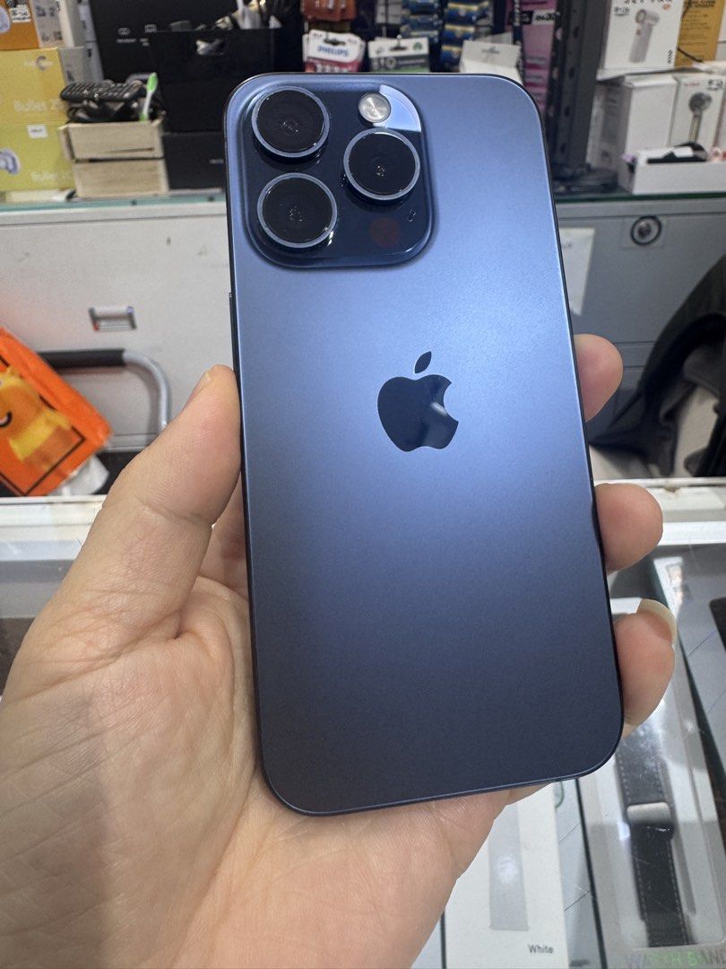 iPhone 15 Pro (Category: iPhone 15 Series) located in Kuala Lumpur. Submitted by xsquare18 (Listing ID 1455723708, Image 2). Description: ZP set , condition 9.9 , battery health 85%, location Sunway wangsa mall , see to believe .