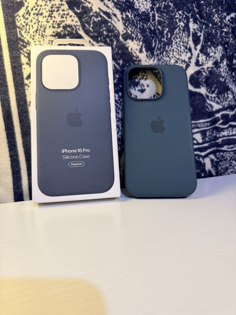 iPhone 16 Pro Silicone Case with Magsafe - Lake Green (Category: Cases & Sleeves) located in Quezon City. Submitted by lunalivie (Listing ID 1455765974, Image 1). Description: Authentic, bought from powermac, used once.