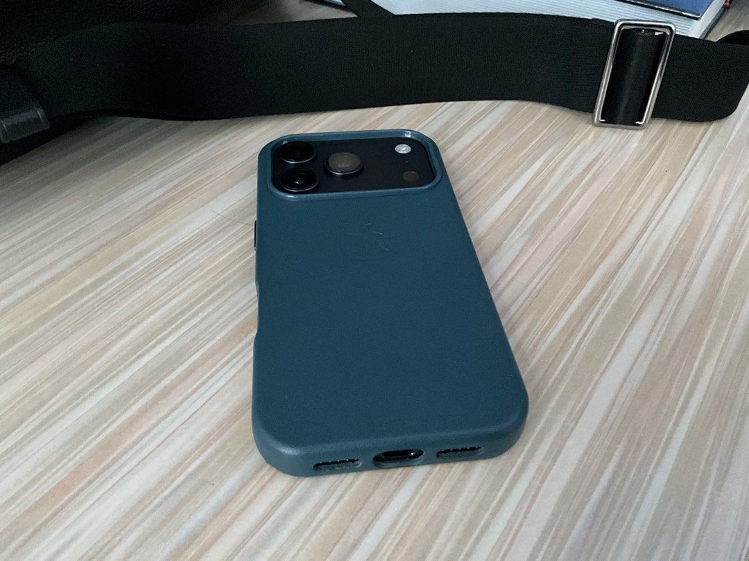 IPhone 17 Pro 256GB blue (Category: iPhone 17 Series) located in Manila. Submitted by vhincent1986 (Listing ID 1455798862, Image 2). Description: For Sale only Flawless, 10months old, local, openline Complete package with original Apple charging brick and cord. No scratches. Check all you want. iOS27 beta. Super smooth. Price is fixed. Unahan na lang. Manila area. .