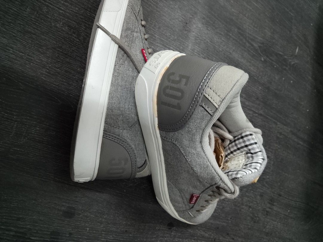 Levi's 501 shoes (Category: Casual Shoes) located in Mabalacat. Submitted by zero2mthrift (Listing ID 1455722486, Image 3). Description: size 7 on Tag Excellent condition need wash sole No any other flaws Complete tags and details authentic Location: Pampanga.