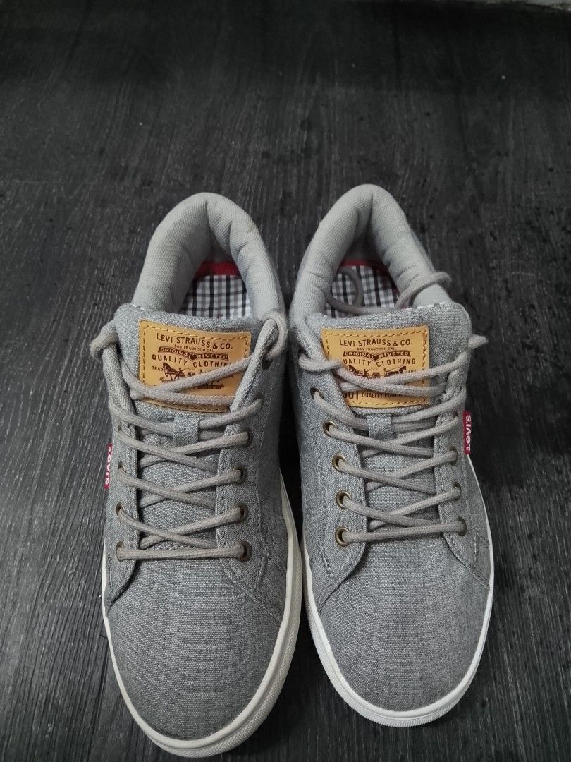 Levi's 501 shoes (Category: Casual Shoes) located in Mabalacat. Submitted by zero2mthrift (Listing ID 1455722486, Image 1). Description: size 7 on Tag Excellent condition need wash sole No any other flaws Complete tags and details authentic Location: Pampanga.