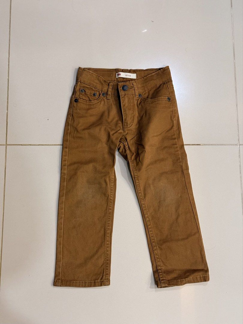 Levi's 511 Slim Brown Pants Toddler Size 3T (Category: Babies & Kids Fashion) located in Urdaneta. Submitted by glamduck (Listing ID 1455844983, Image 1). Description: - Brand: Levi's - Style: 511 Slim Fit - Color: Brown - Size: 3T (fits 90-96cm or 2-3 years) - Material: 97% Cotton, 3% Elastane - Features: Comfortable for everyday wear, durable - Perfect for: Adding a stylish and practical piece to your toddler's wardrobe.