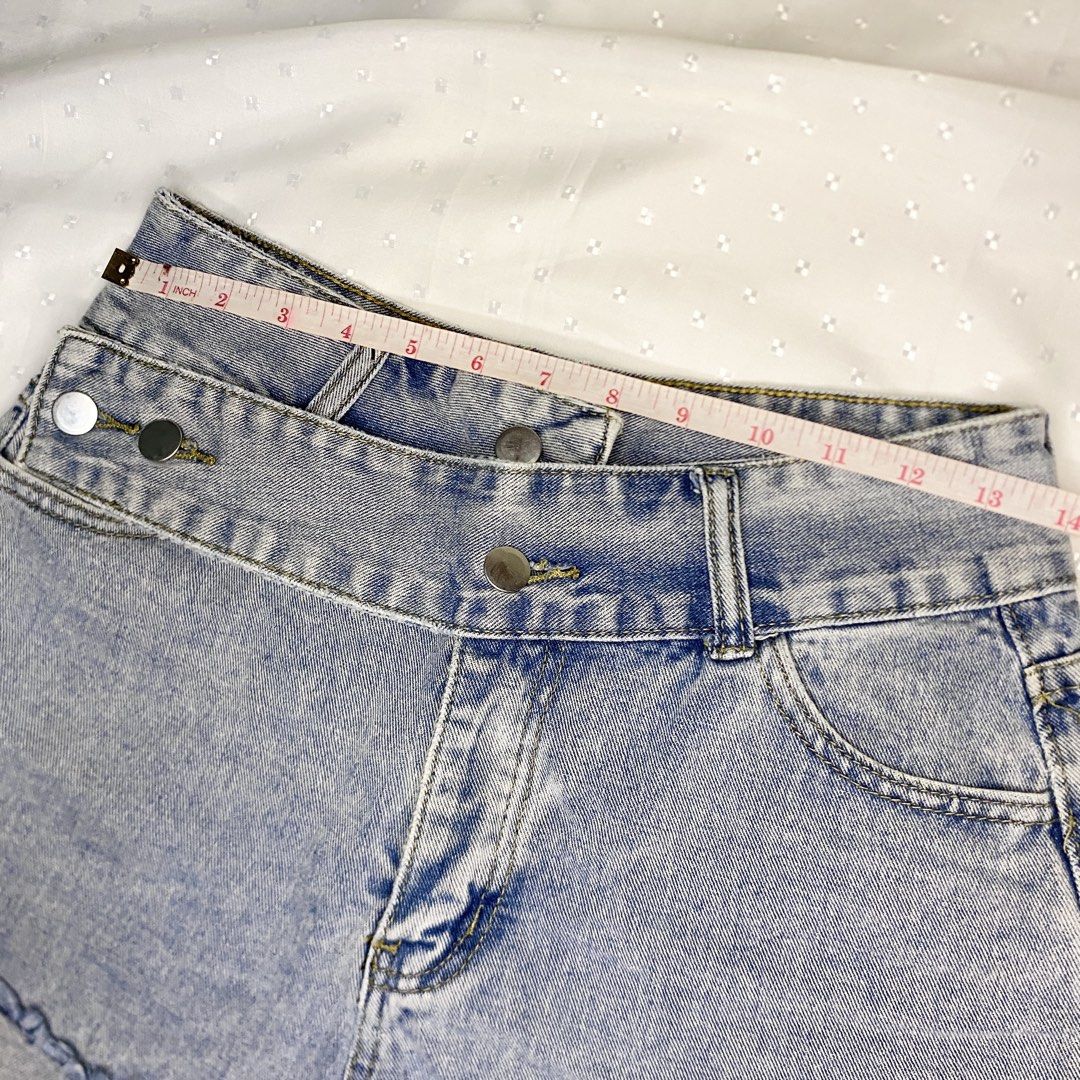 Light Wash Denim Shorts with Double Button Waist (Category: Shorts) located in Manila. Submitted by chiaeia (Listing ID 1455765991, Image 3). Description: PHP 150 Price Negotiable / open to offers Size: XS-M Can send more photos :) 📦 Bundle deals available! — Check my profile or DM me. NOTE: Decluttering sale. Well-loved and properly cared for. No to super sensitive buyers.🤍 .