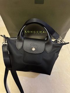 （分類：）位於 。 由 bellezza. 提交（商品編號 1455709430，圖片 1）。簡介： 。