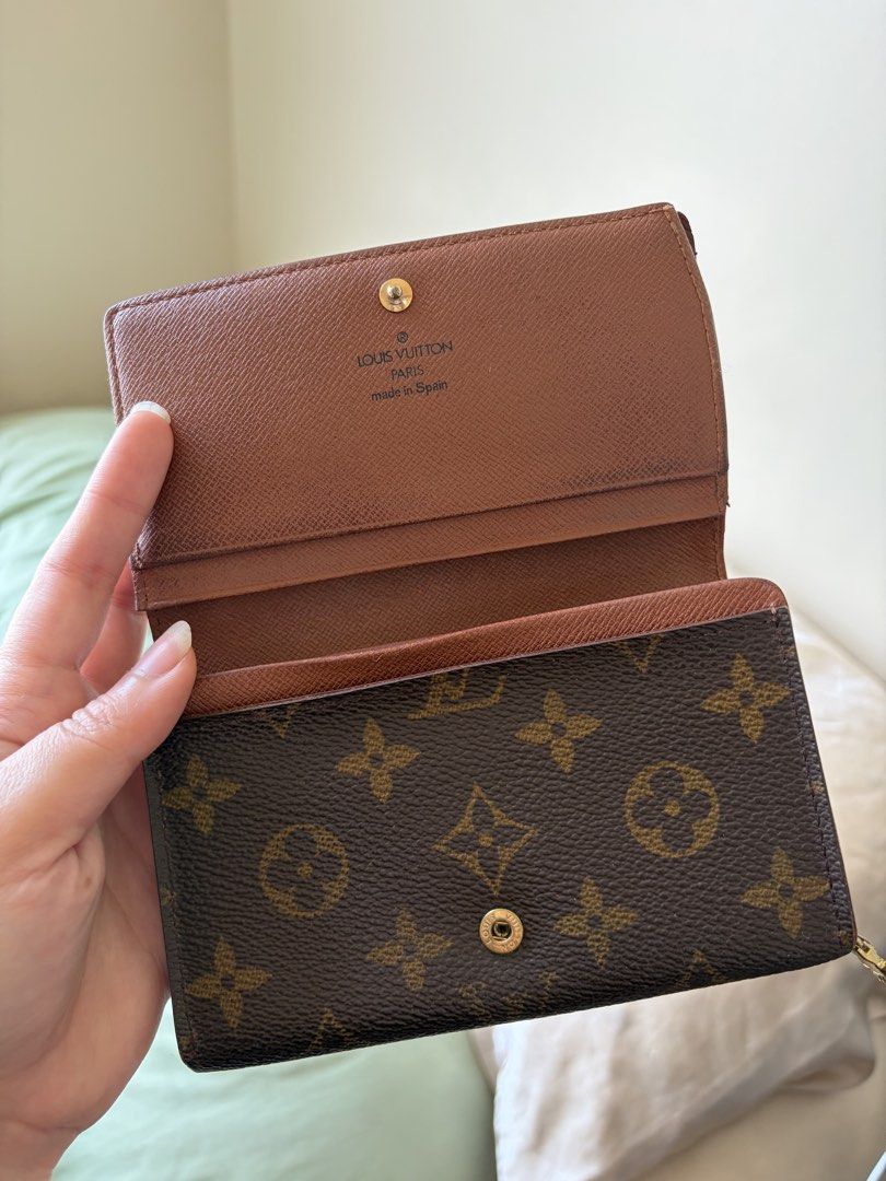 Louis Vuitton Monogram Canvas Wallet Made in Spain (Category: Luxury Bags & Wallets) located in Manila. Submitted by MisyeeelCunyaaa (Listing ID 1455699764, Image 2). Description: - Authentic Louis Vuitton Porte Monnaie Billet Trésor Bi-fold Wallet - Classic monogram canvas - Made in Spain - Wear inside coin compartment -Needs deep cleaning ₱30-₱40K market value of second hand price negotiable.