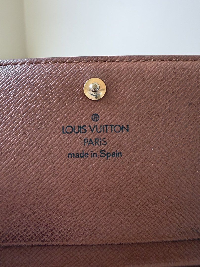 Louis Vuitton Monogram Canvas Wallet Made in Spain (Category: Luxury Bags & Wallets) located in Manila. Submitted by MisyeeelCunyaaa (Listing ID 1455699764, Image 3). Description: - Authentic Louis Vuitton Porte Monnaie Billet Trésor Bi-fold Wallet - Classic monogram canvas - Made in Spain - Wear inside coin compartment -Needs deep cleaning ₱30-₱40K market value of second hand price negotiable.