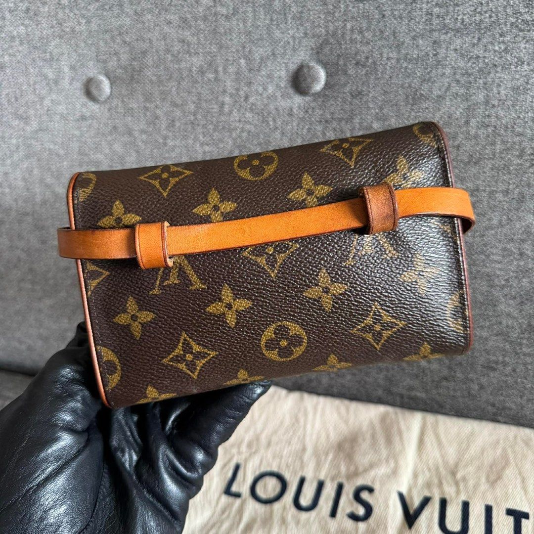 Louis Vuitton Monogram Canvas Belt Bag Pouch (Category: Luxury Bags & Wallets) located in Madrid. Submitted by jhunaceee (Listing ID 1455817011, Image 3). Description: 💯Authentic Display lv bag Guaranteed orig No issue.