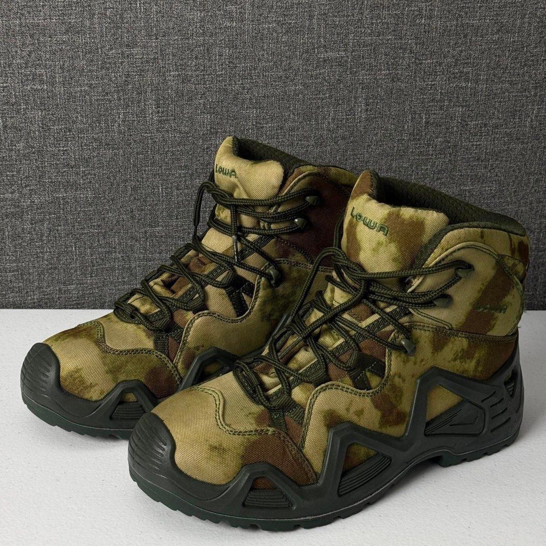 LOWA MID CUT TACTICAL COMBAT BOOTS (Category: Boots) located in Guagua. Submitted by sweetboyy (Listing ID 1455782412, Image 2). Description: LOWA MID CUT TACTICAL COMBAT BOOTS SIZE 1IUS/45EUR/29CM.