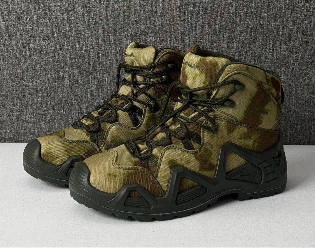 LOWA MID CUT TACTICAL COMBAT BOOTS (Category: Boots) located in Guagua. Submitted by sweetboyy (Listing ID 1455782412, Image 1). Description: LOWA MID CUT TACTICAL COMBAT BOOTS SIZE 1IUS/45EUR/29CM.