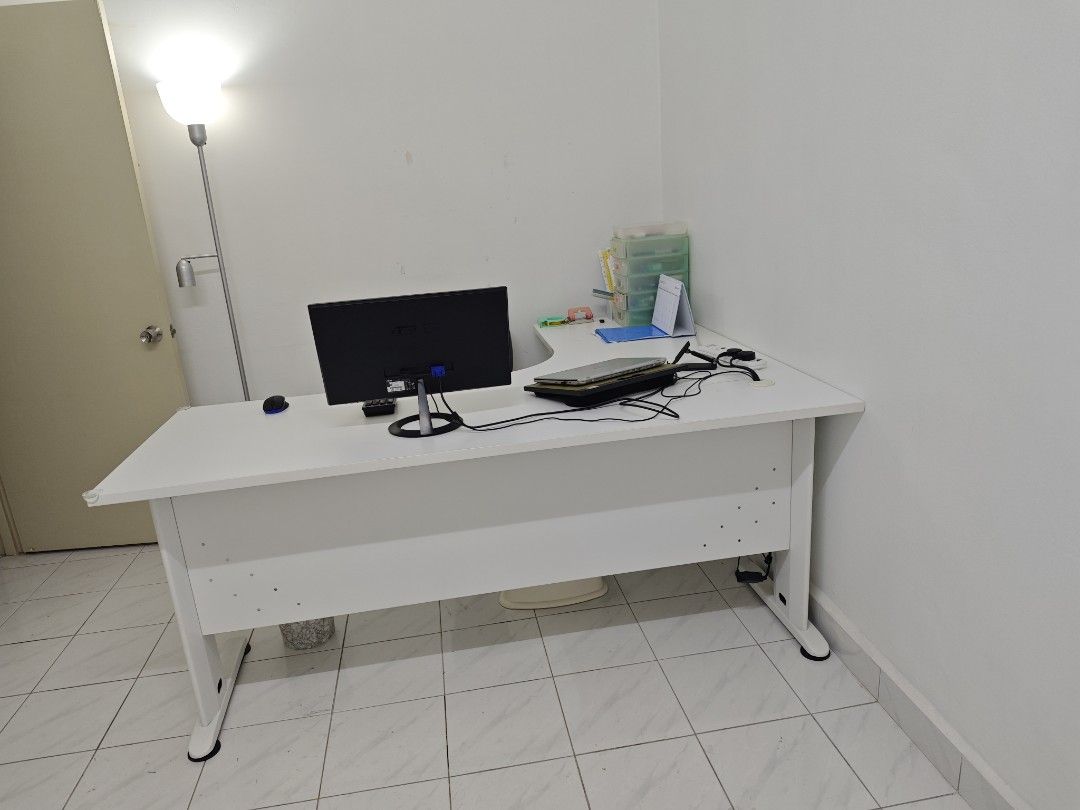 Table (White) (Category: Tables & Sets) located in Kuala Lumpur. Submitted by swiftcloud-831ae5 (Listing ID 1455835949, Image 2). Description: 6 Feet Left Configuration ​Dimensions: 1800mm (W) x 1500mm (W) x 750mm (H) ​Depth: 700mm (Main side) / 600mm (Return side) ​Condition: Pre-loved, sturdy, and well-maintained. Desk only (accessories and chair not included). ​Pick-up & Logistics: ​Self Pick-up Only: No delivery provided. ​Location: Taman Put