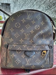 (Category: ) located in . Submitted by shoptokyothrift (Listing ID 1455723573, Image 1). Description: .