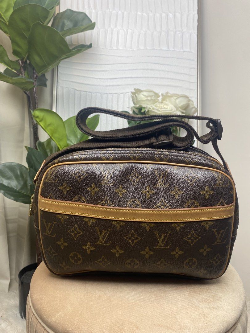 LV Reporter MM Crossbody Bag (Category: Luxury Bags & Wallets) located in Iloilo. Submitted by eliseohana (Listing ID 1414313552, Image 1). Description: .