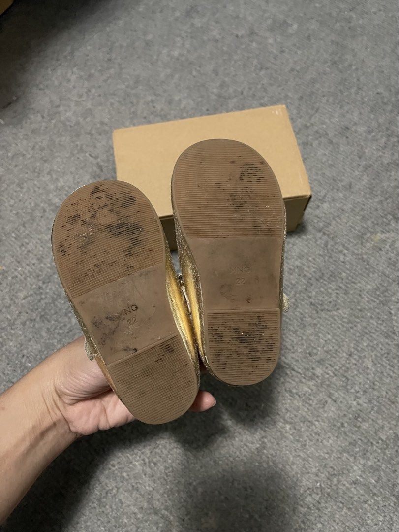 Mango doll shoes gold (Category: Babies & Kids Fashion) located in Cainta. Submitted by freeingspaces (Listing ID 1455833709, Image 3). Description: EUR 22.