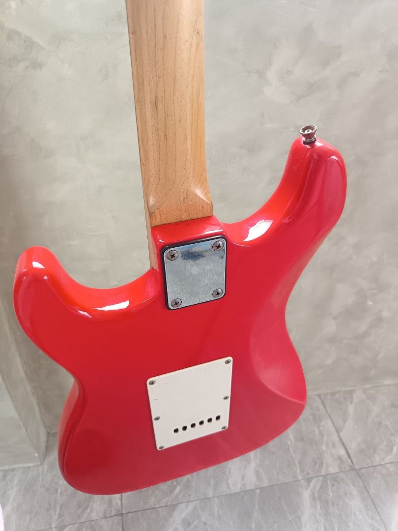 Max Smith Stratocaster-style Electric Guitar (Category: Musical Instruments) located in Bulacan. Submitted by elah29 (Listing ID 1455714657, Image 2). Description: .