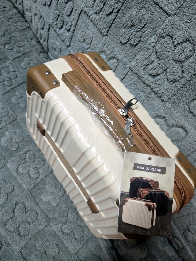 Mini Luggage (Category: Luggage) located in Manila. Submitted by oki.ukay (Listing ID 1455790600, Image 3). Description: -size on the photo -location: san andres manila.