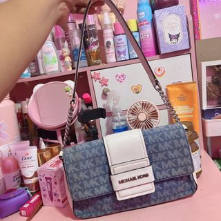 (Category: ) located in . Submitted by ikay_bee (Listing ID 1455839925, Image 1). Description: .