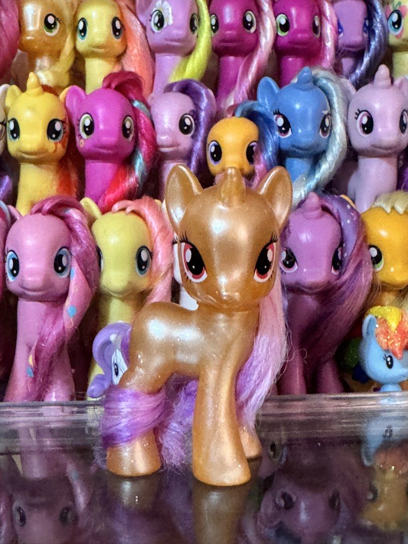 MLP G4 Pretzel (Category: Figurines & Statues) located in Cebu City. Submitted by makiflyy (Listing ID 1455710165, Image 2). Description: MLP G4 Pretzel - body is good - hair is flawed and may need to be rerooted .