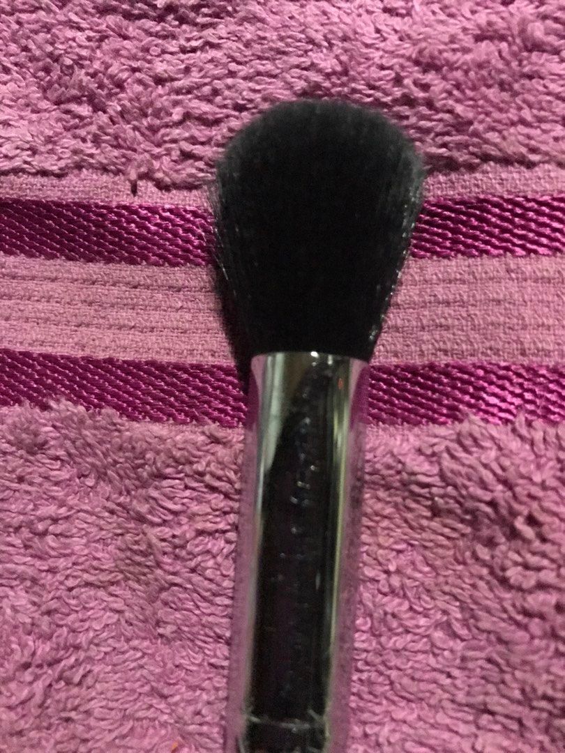 Morphe makeup powder brush (Category: Makeup) located in Marikina City. Submitted by minimalistmanila (Listing ID 1455777453, Image 2). Description: Unmarked Morphe makeup brush. Bought in a makeup fair in Dubai. Use for powder makeup. Order now!.