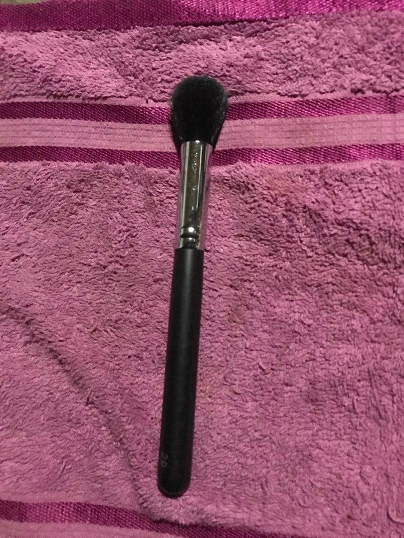 Morphe makeup powder brush (Category: Makeup) located in Marikina City. Submitted by minimalistmanila (Listing ID 1455777453, Image 1). Description: Unmarked Morphe makeup brush. Bought in a makeup fair in Dubai. Use for powder makeup. Order now!.
